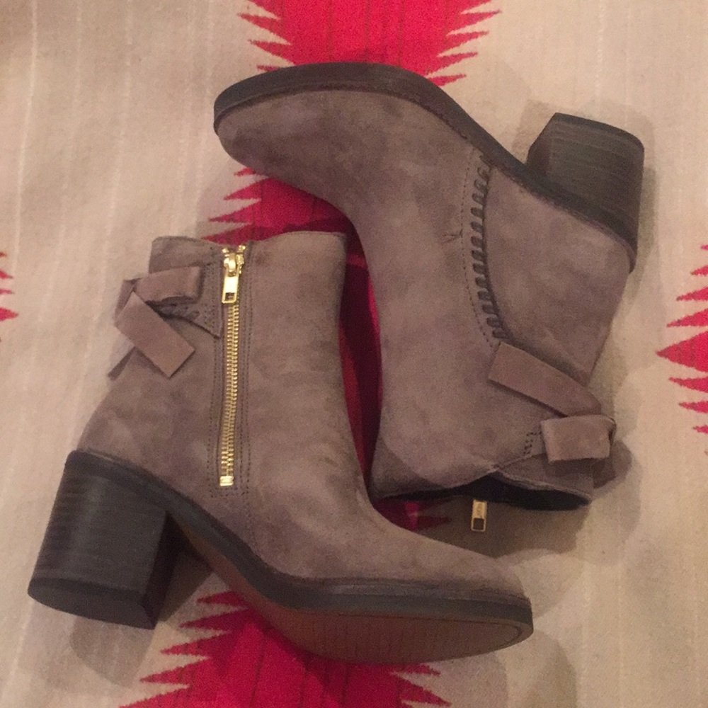 UGG "Fraise" Whipstitch Bow Bootie